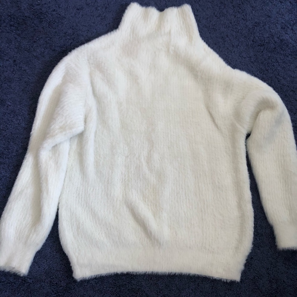 Wilfred white sweater M